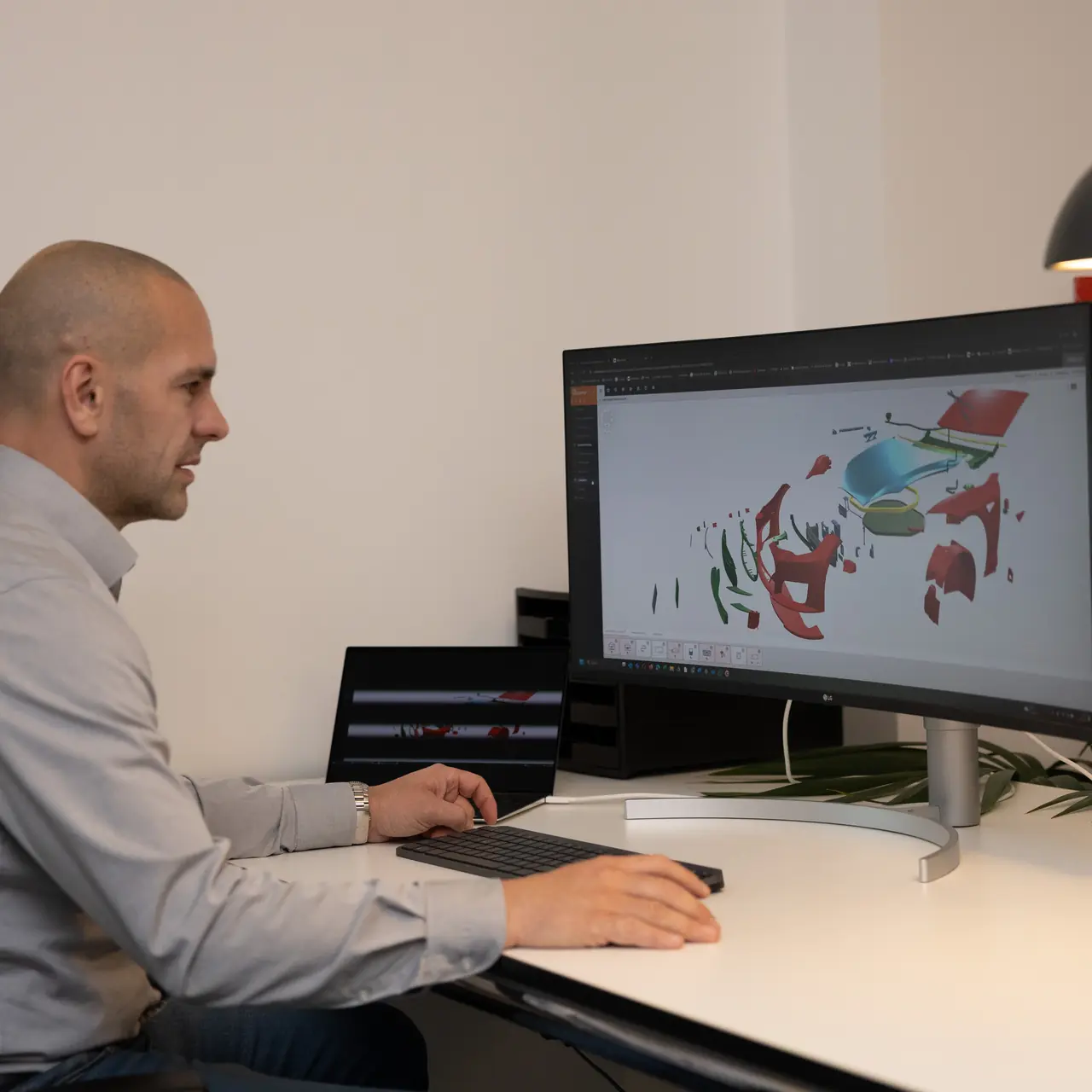 Zufriedene Kundin bei KFZ Gutachter Schuster